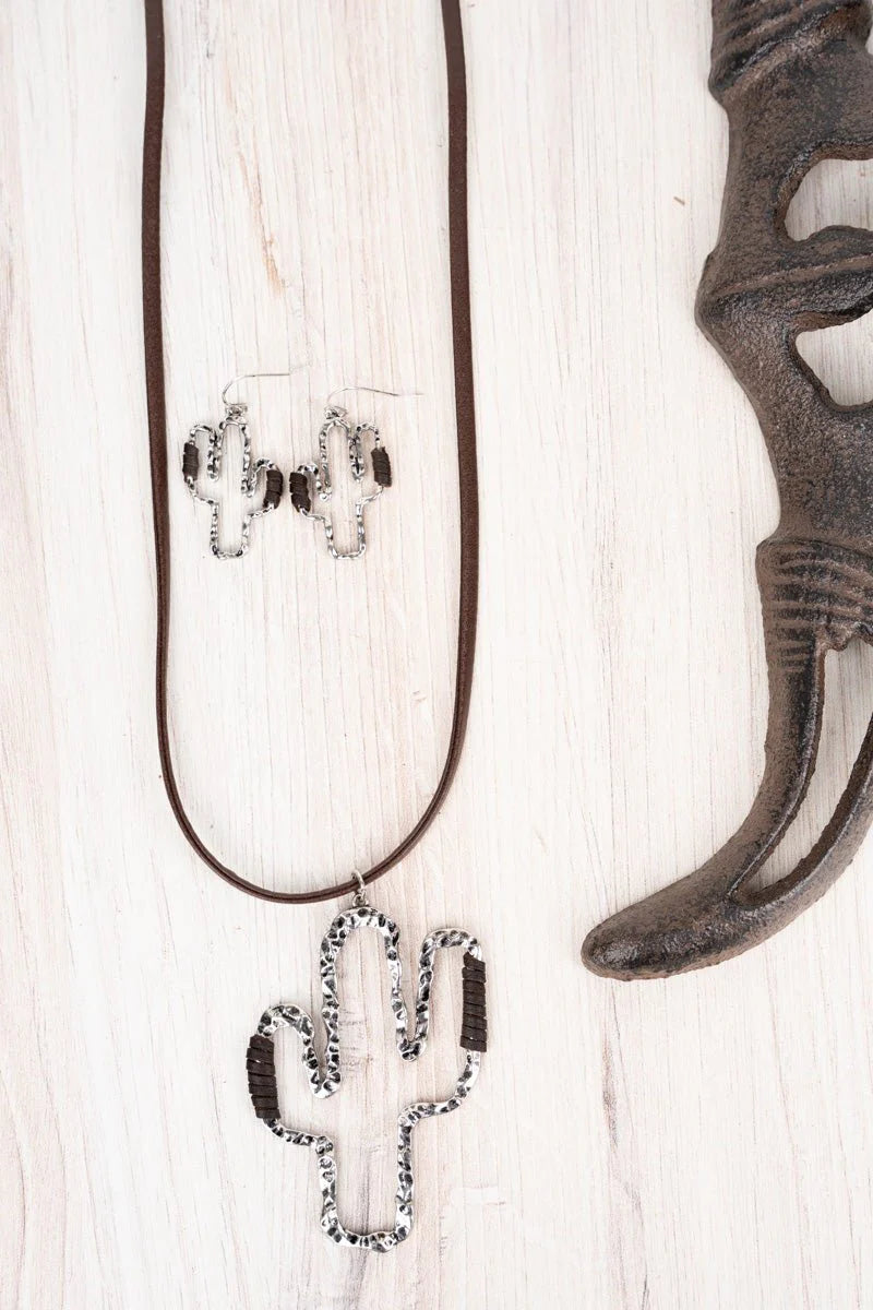 Silvertone Shiloh Creek Ridge Cactus Cord Necklace and Earring Set