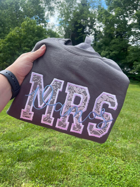 Lace Applique Mrs. Bride to Be Custom Embroidered CC Short Sleeve/Sweatshirt