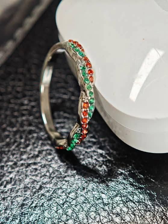 Custom Wavy Promise Birthstone Ring